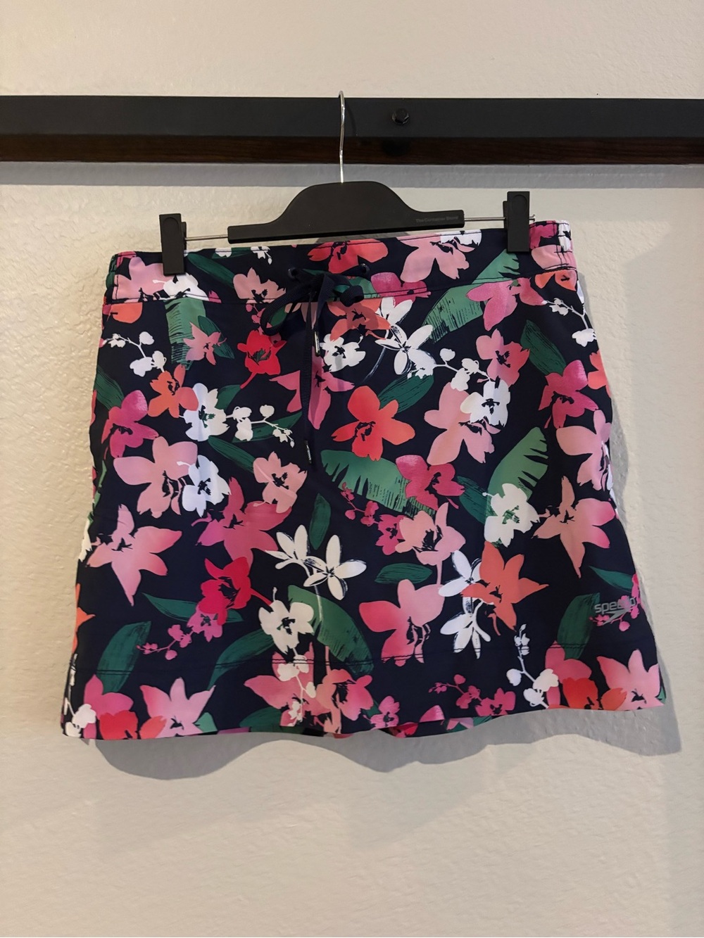 Speedo Navy Swim Skort Skirt Bottom with Pink & White Floral Print Large